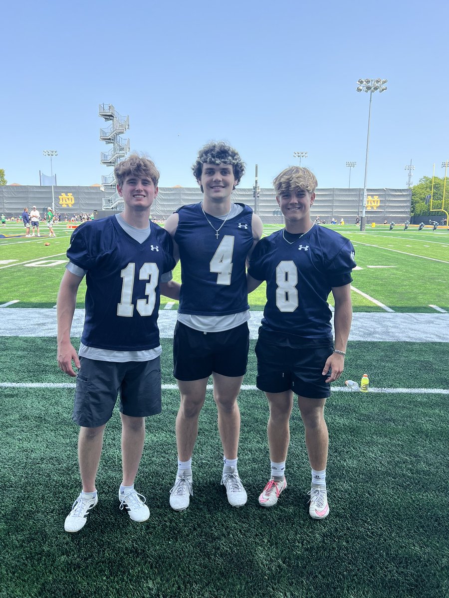 Zachary_Hays18's tweet image. Thank you @CoachJS50ND and @CoachBiagi as well as the rest of the staff for an amazing Camp. And big thanks to @michaelvinson55 for showing me around the campus after the camp. Had a a great time and won the punt comp!
@NDFootball @NotreDame