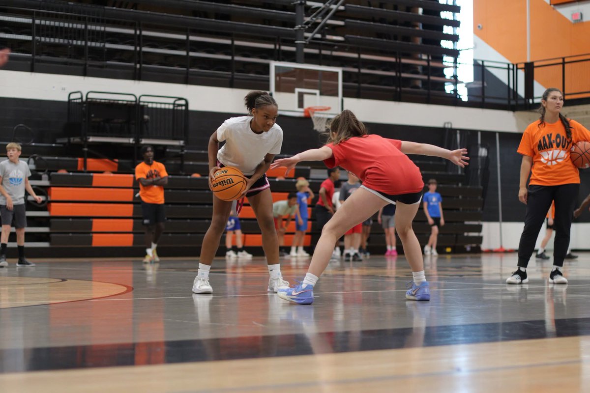 MaxOUTFoun's tweet photo. Day 1 is in the books and we couldn't be more excited at how we started off the first day of camp. Be sure to be following us on all our platforms to enjoy content throughout the week. And visit our FB page to view today's full album. https://t.co/pb7G258Zk4