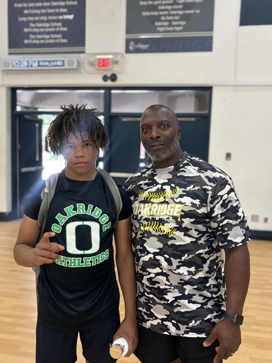 djLandor2pointO's tweet image. My new defensive coordinator NFL veteran Dexter Coakley @OakOwlsSports @coachflowersfb @PrepRedzoneTX @CSAPrepStar @TXPrivateFBGuy @TXTopTalent @TXMSSports @TXTPShow @txfblife @TXPSMedia @THEPLATFORMDR @dallascowboys @Marchen44 @RonMurrayJr @@Coach__OMalley @jmc_fam @Ericso1is…