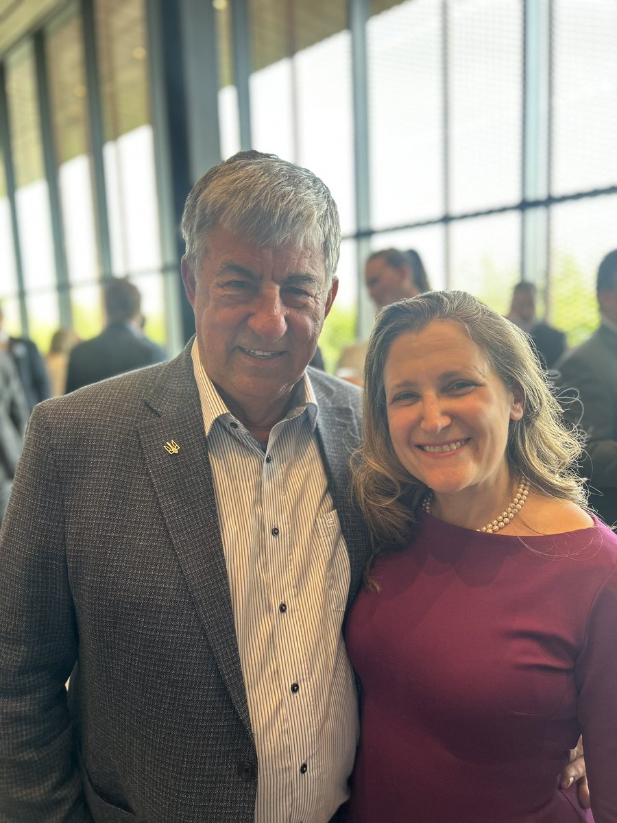 Chrystia Freeland (@cafreeland) on Twitter photo Great meeting Honorary Consul Ken Krawetz today. Proud to see Canada and Ukraine working together, and to celebrate the strength and spirit of the Ukrainian community in Saskatchewan. 🇨🇦🇺🇦 Great meeting Honorary Consul Ken Krawetz today. Proud to see Canada and Ukraine working together, and to celebrate the strength and spirit of the Ukrainian community in Saskatchewan. 🇨🇦🇺🇦