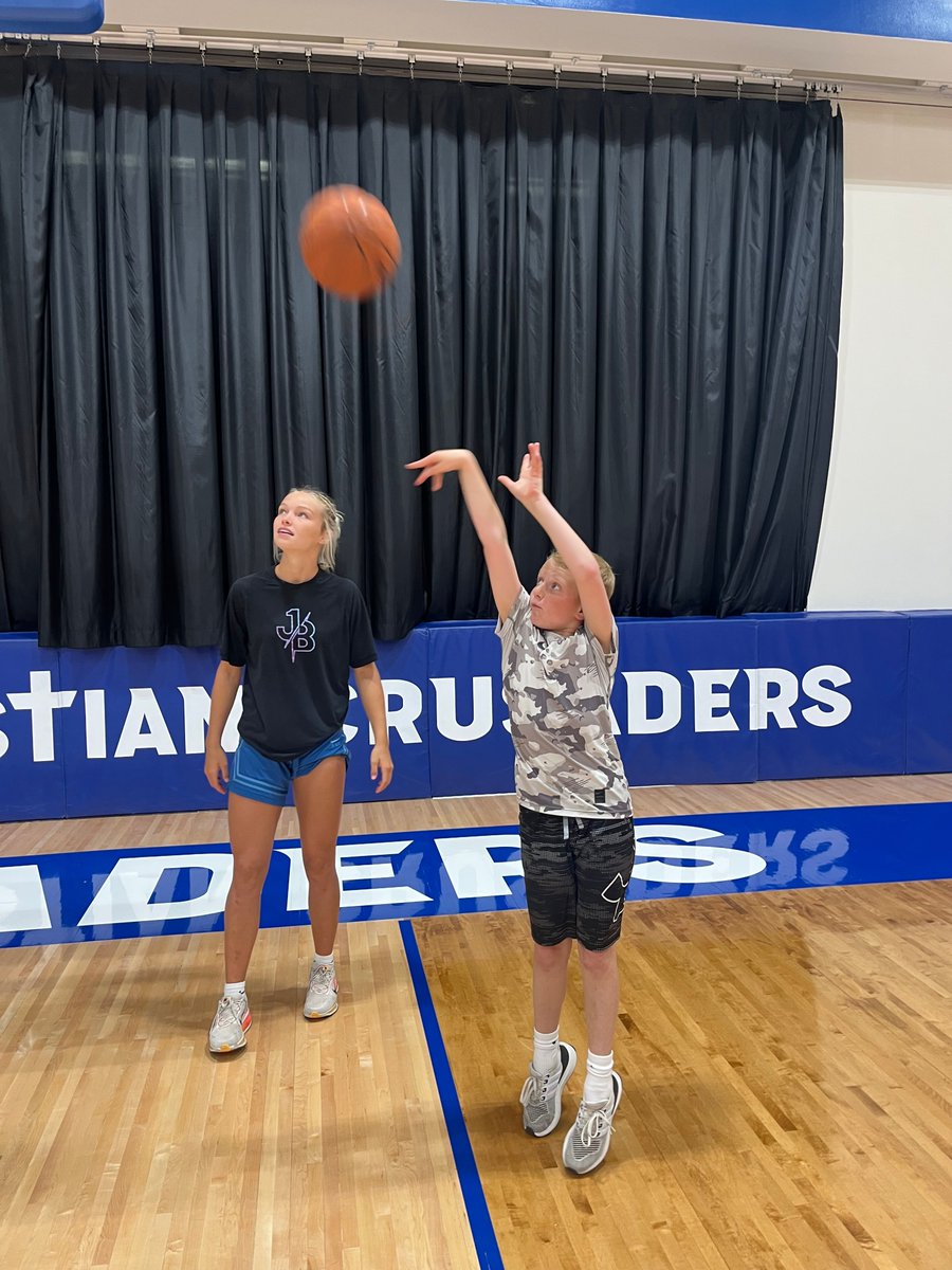 Supreme_Bball's tweet photo. Day 1 has started, and the kids are getting buckets and having fun.
#SupremeFamily #Basketball #ABASupreme #GettingBuckets https://t.co/ZrwdZuoiQk