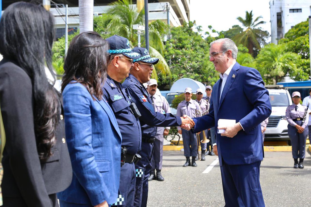 Agradecemos la inclusión de Santiago en el Pilotaje Modelo de Servicio de la PN, ratificando nuestro compromiso  con la seguridad ciudadana y exhortando a los munícipes a respaldar el inicio de esta histórica reforma policial hija de la determinación del presidente <a href="/luisabinader/">Luis Abinader</a>