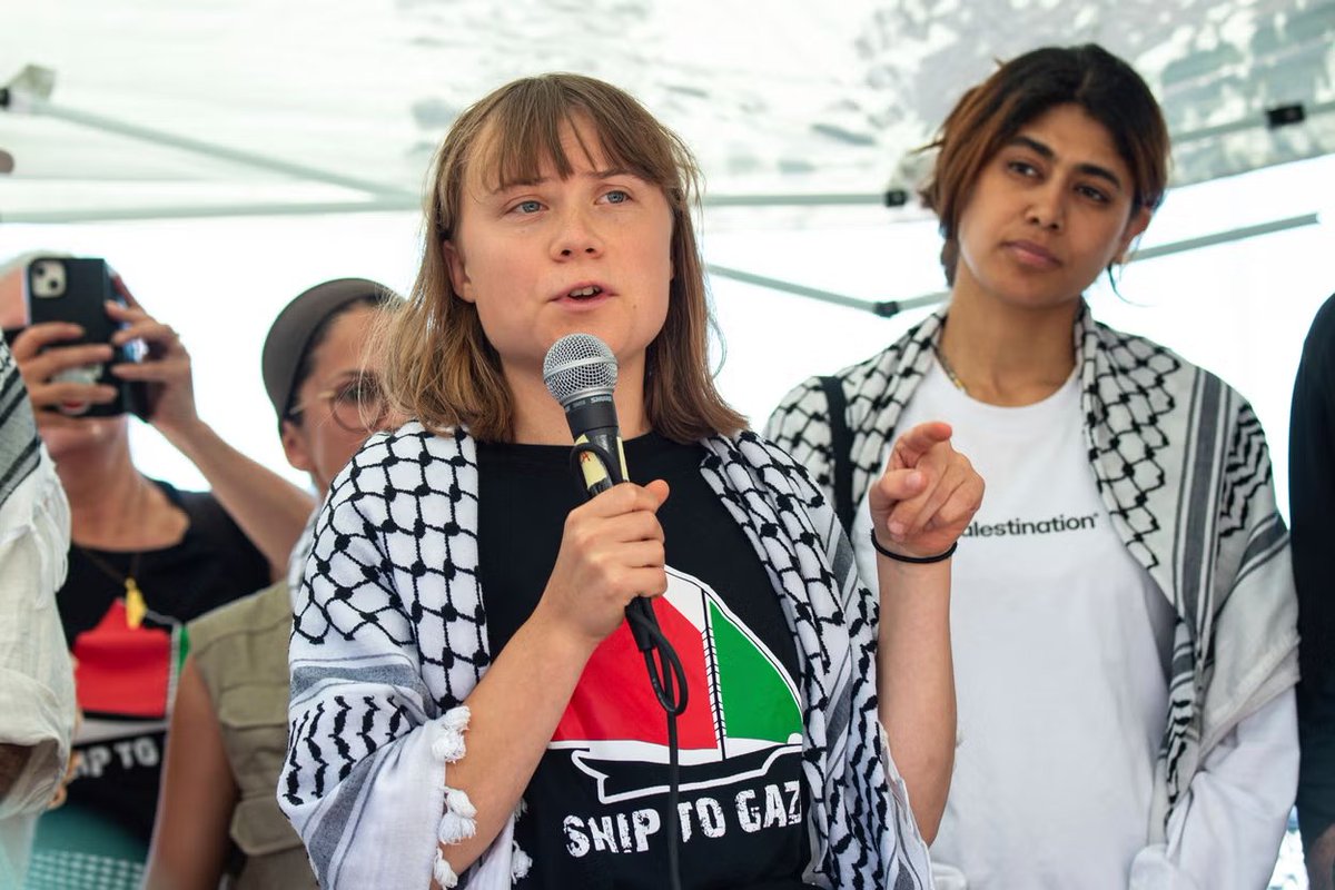 "Greta Thunberg"

Porque la activista se sumó a una flotilla que lleva ayuda humanitaria a Gaza desafiando el bloqueo israelí.