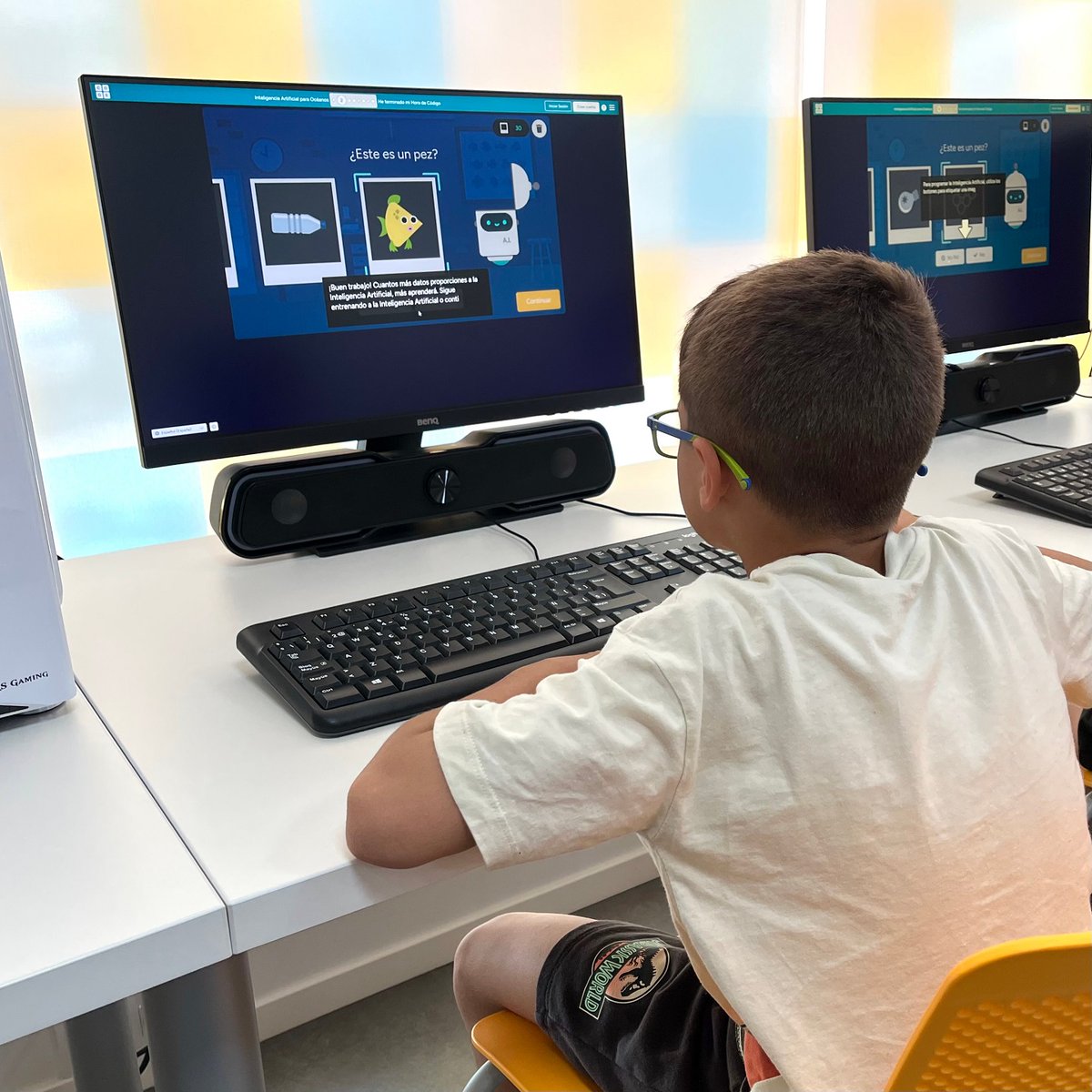 ¡Semana de Inteligencia Artificial! Nuestros makers Junior comienzan entrenando a una pequeña IA para ayudarnos a salvar los océanos 🖥️🧠

#STEAM #inteligenciaartificial #IA #educación #tecnología #TICs #ciencia #extraescolares #IngeniaKids #Cáceres