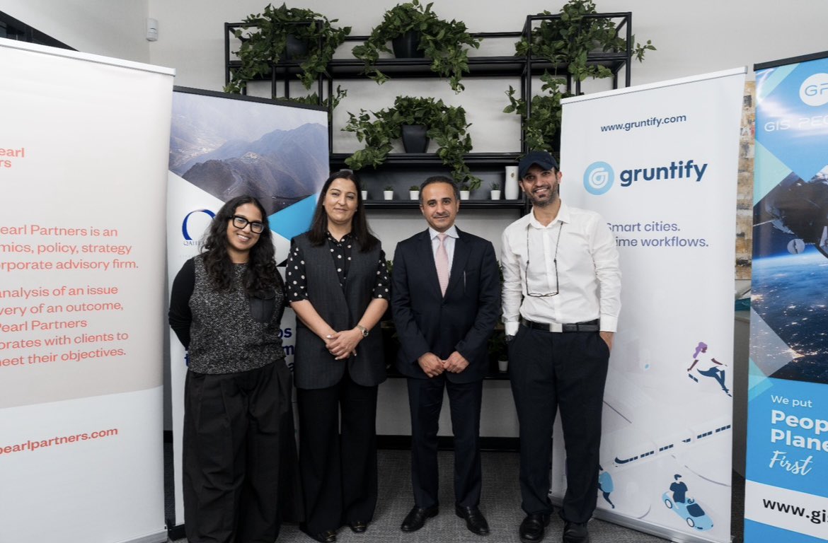 q_d2030's tweet photo. Thrilled to share that Qahtani and Partners has signed an MOU with Pax Institute to create a new educational campus Saudi Arabia 🇸🇦.

Pax brings MasterChef-level cookery and hospitality training and we can’t wait to open doors for future culinary and hospitality leaders 🇸🇦🤝🏻🇦🇺! https://t.co/fBhPuIOEfo