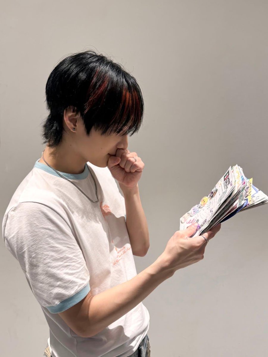 oh my god i’m actually gonna cry 😭😭😭🤍🤍 i want to tell him lovely words every single day