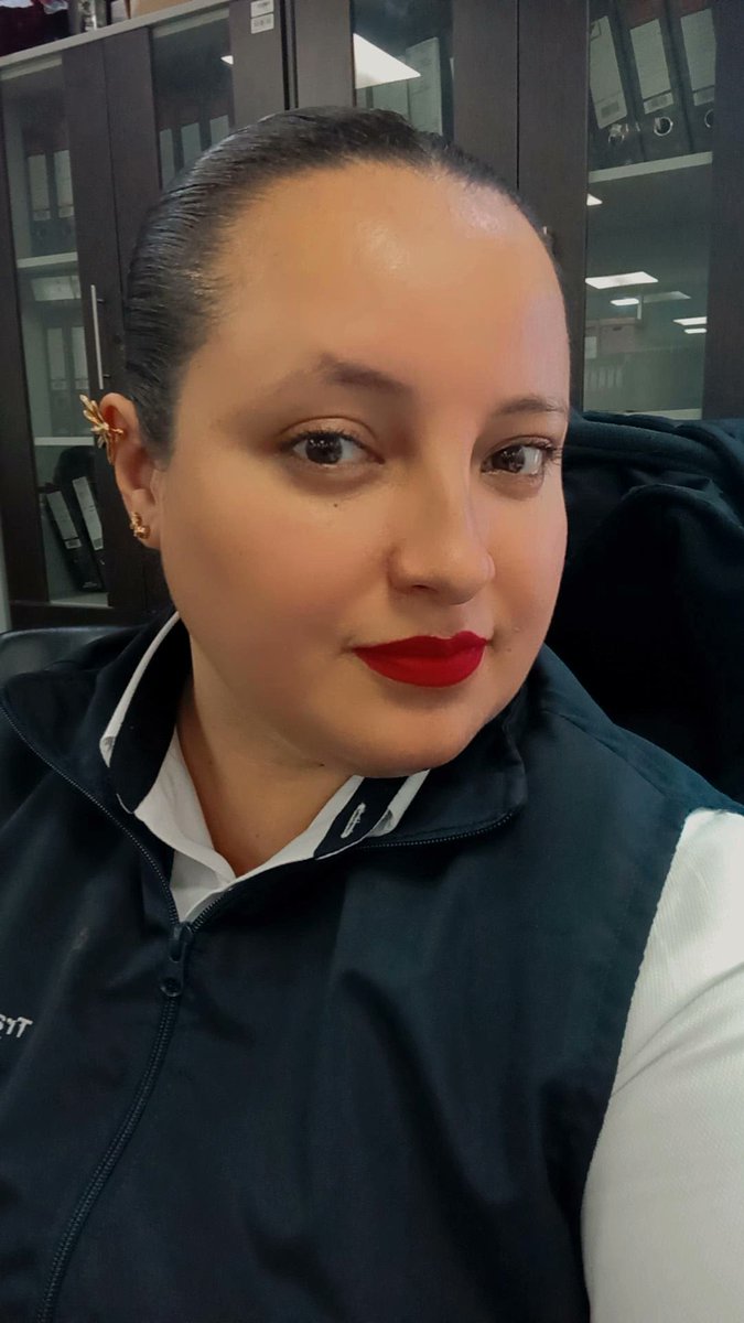 SalomRodrguez9's tweet photo. 𝐓𝐫𝐚𝐛𝐚𝐣𝐚 𝐞𝐧 𝐭𝐢... 𝐲 𝐯𝐞𝐫𝐚́𝐬 𝐥𝐨 𝐛𝐨𝐧𝐢𝐭𝐨 𝐪𝐮𝐞 𝐟𝐥𝐨𝐫𝐞𝐜𝐞𝐬. 🌺✨

Hoy puede ser tu día 🌞

#SaloméRodríguezE #FloreceDesdeAdentro #MujerEnEvolución
#TrabajaEnTi https://t.co/lFt4Yariw5
