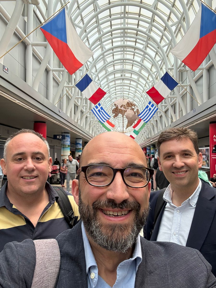 Grateful for the opportunity to serve as an #ASCO25 #FeaturedVoice and share insights on the evolving landscape of genitourinary cancers.

A truly inspiring week of progress, collaboration, and critical discussions on what's next.

See you next year, <a href="/ASCO/">ASCO</a>. 👋

<a href="/dralvaropinto/">Álvaro Pinto</a>