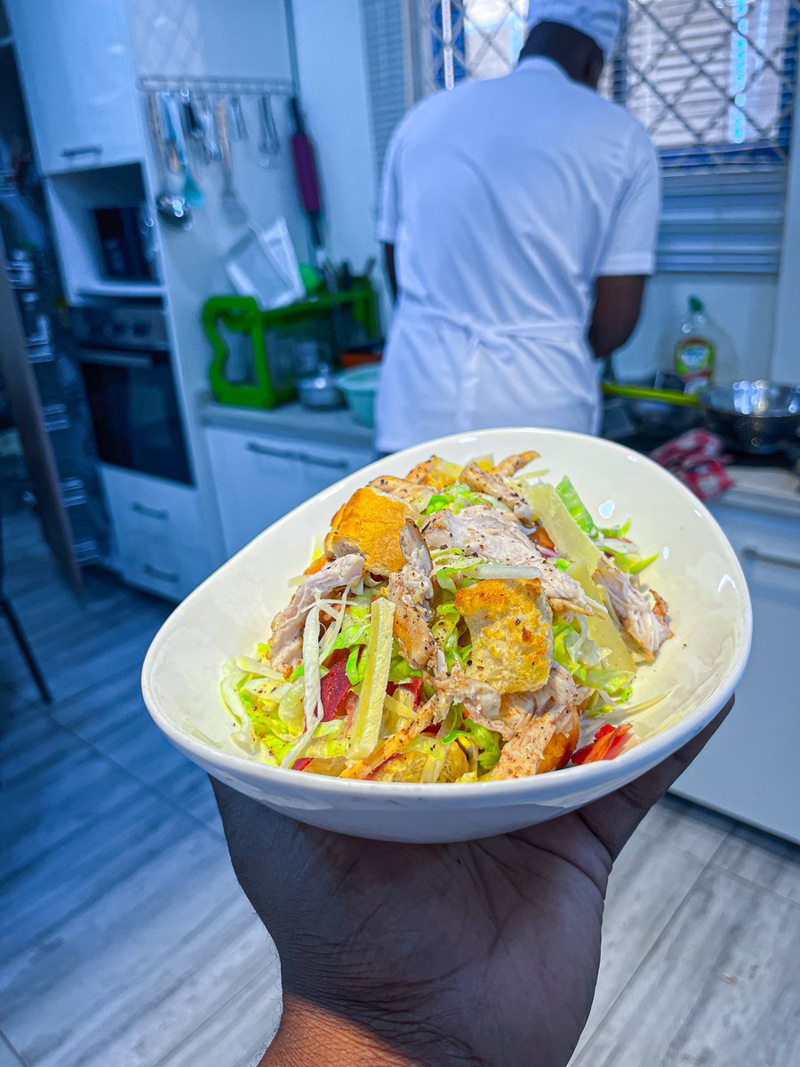 What’s popping?

 nothing  beats a good homemade salad dish, just pour out all the love ❤️ you can find in the fridge and turn it into something stunning 🤩 

#explore #instablog9ja #chefstylz #fyp