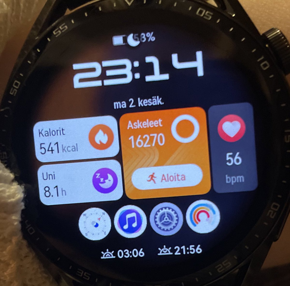 Today's cals

I was so hungry nd I still need to clean before bed so 1000 cals it is today.

But I made up for it kinda by walking an hour longer.

Good night