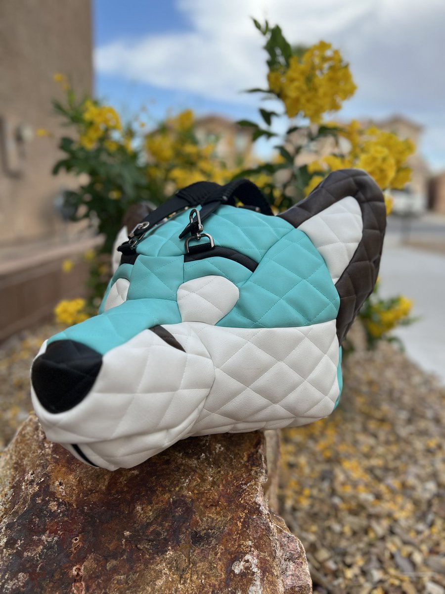 Commission Completed!🎉
For Baleus!🩵

Custom Fursuit Head Bag crafted by <a href="/ItsAllBark/">All Bark No Bite!</a>🧵🪡