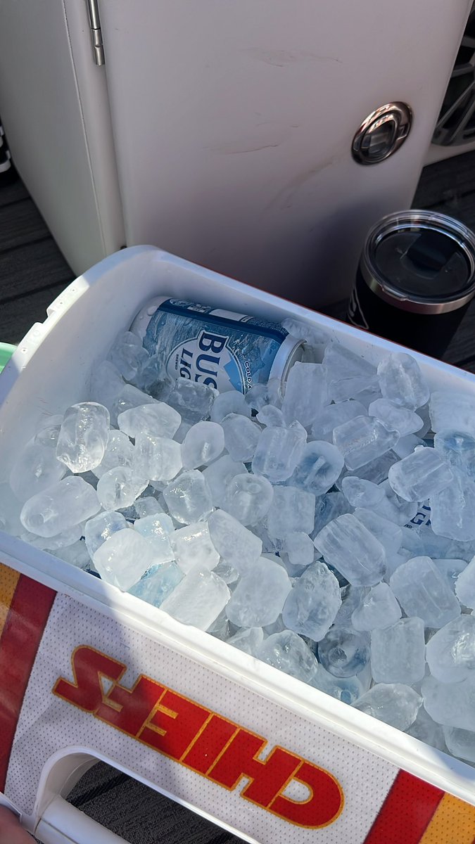 This prolly feel soooo good for a beer