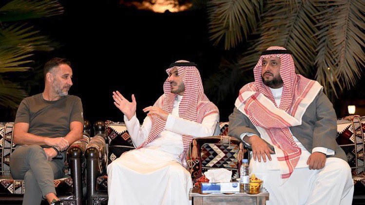 🚨🚨🚨🚨 — عاااااجل || الرياضية :

وفي الجانب الاستثماري، يعمل الأعضاء الذهبيون على تفعيل دور شركة #الشباب الاستثمارية، بهدف استقطاب عدد من الشركات الراعية، لرفع العوائد المالية للنادي ابتداءً من الموسم المقبل