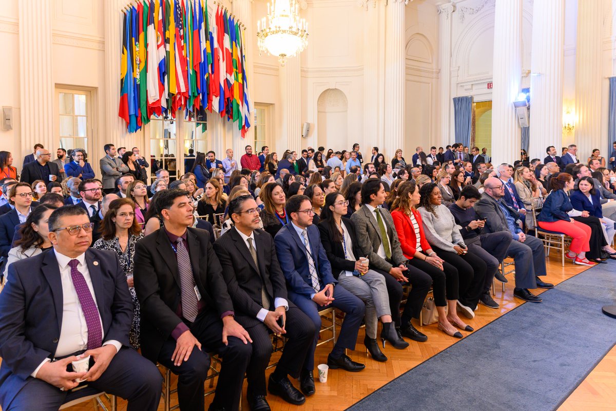 Compartí hoy con el personal de la Organización mi visión de una Secretaría General de la OEA fuerte y con propósito, y también respondí muchas de sus preguntas e inquietudes. Todos queremos una Organización que sea eficaz para atender los requerimientos y necesidades de los