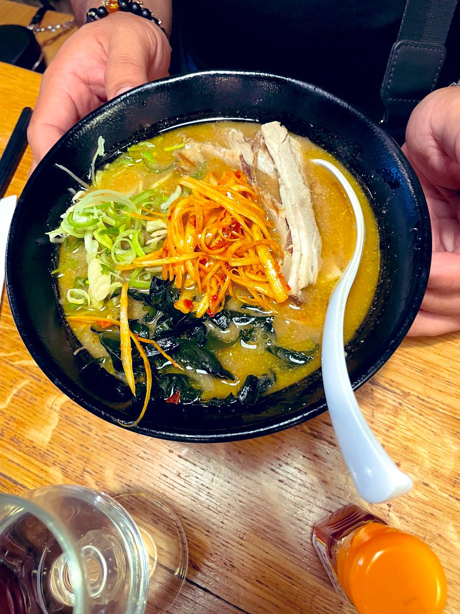 Japanese Dinner with family.. I got yakiudon my ate yakisoba n for my brother miso ramen. Bonne appétit ! #japanese #dinner