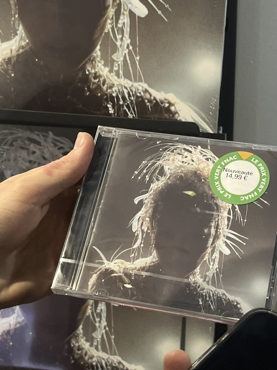 miIeysfag's tweet photo. finally (waiting for my vinyl to arrive now) https://t.co/MPq6TnjUjq