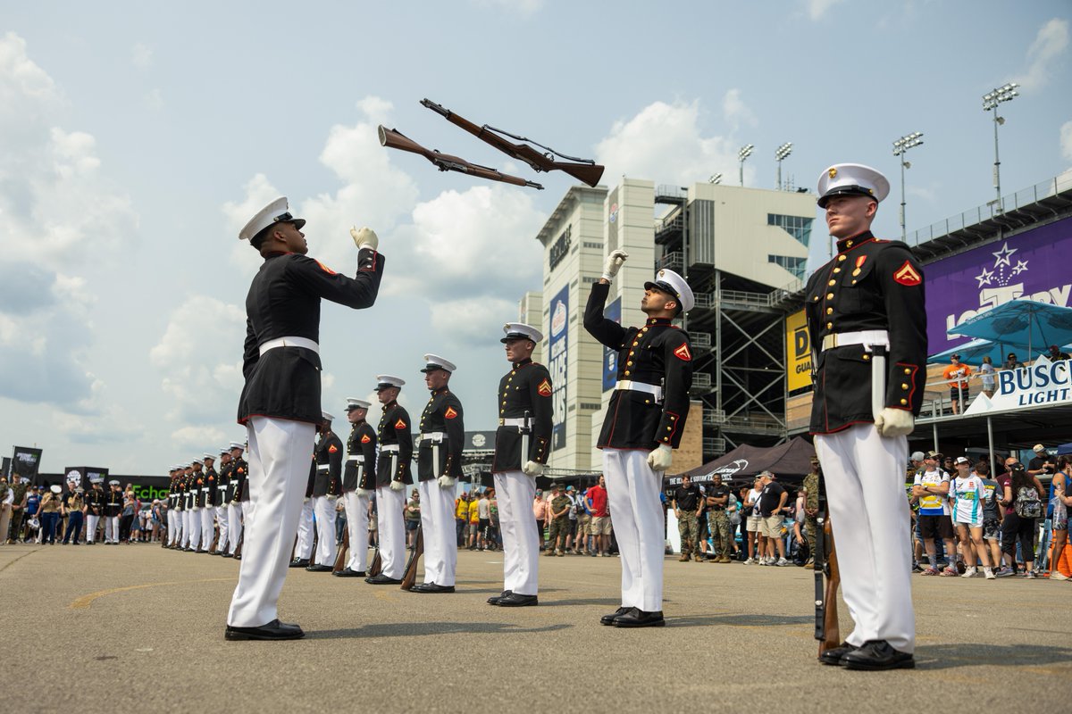 U.S. Marines tweet media