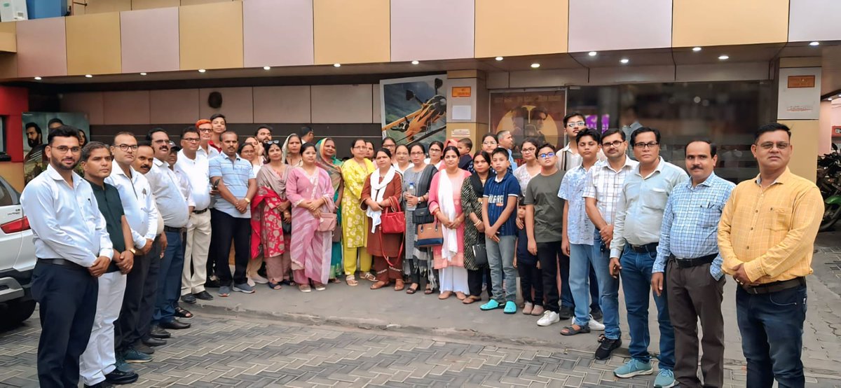 आज 2 जून 2025 को झांसी नगर निगम में स्थित खिलोना टॉकीज में बहुजन समाज के साथ महात्मा ज्योतिबा फुले फिल्म देखने का अवसर प्राप्त हुआ जय भीम