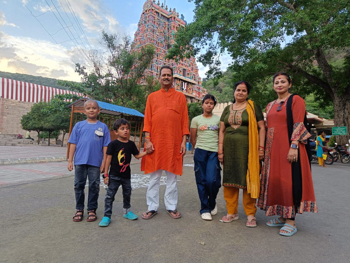 Sushilksln's tweet photo. मदुरै(तमिलनाडु) के सुप्रसिद्ध मीनाक्षी मंदिर, सुंदरेश्वर मंदिर, नायकर पैलेस, गांधी म्यूजियम, टेप्पाकुलम मंदिर तालाब (शीतला माता को समर्पित), अरुलमिगु सोलाइमलाई मुरु��न मंदिर (कार्तिकेय भगवान), नरसिंघम मंदिर और अलगर कोविल मंदिर (विष्णु भगवान को समर्पित) एवं अन्य स्थलो का भ्रमण https://t.co/pK1zVL7Unr