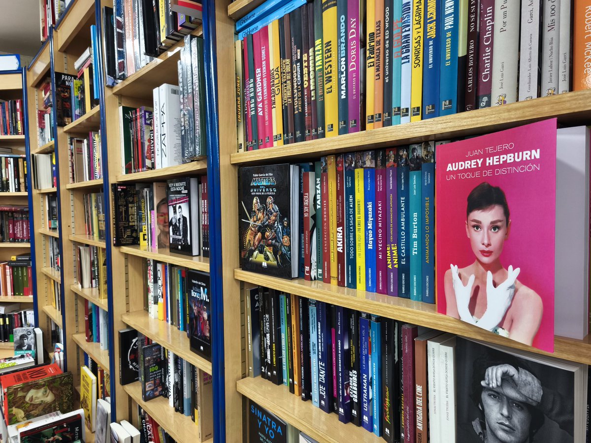 Si hay un lugar que no me canso de visitar, entrar, y entrar, y respirar, y curiosear, y comprar, y charlar, descubrir, y volver, volver, es una librería.