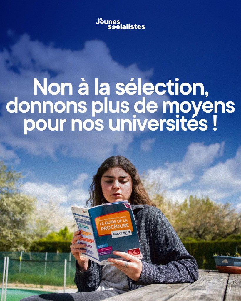 lesJeunesSoc's tweet photo. Aujourd’hui, plusieurs milliers de jeunes voient leur avenir scellé par un algorithme.

Face à la sélection massive, nous demandons :

La suppression de #Parcoursup et de #MonMaster au profit d’un système égalitaire et humain permettant aux jeunes d’avoir accès à l’enseignement supérieur public. 

Un investissement massif pour l’ouverture de places à l’université, service public de l’émancipation.