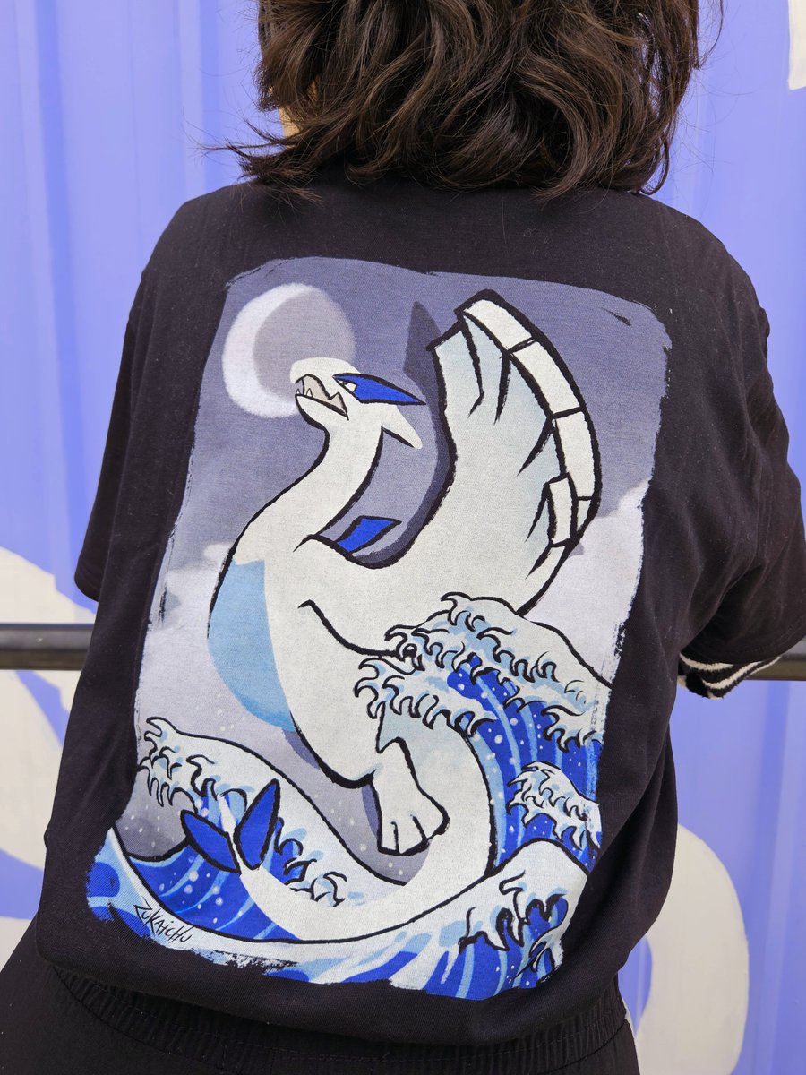 zukaichu's tweet image. 🏖️Shop Update!🏖️
- Jirachi mouse pads now in stock! Grade B option also available
- T-shirts are available!(Very little stock tho!)
-Lagiacrus print available too!
🔗below!
Sharing is super appreciated!