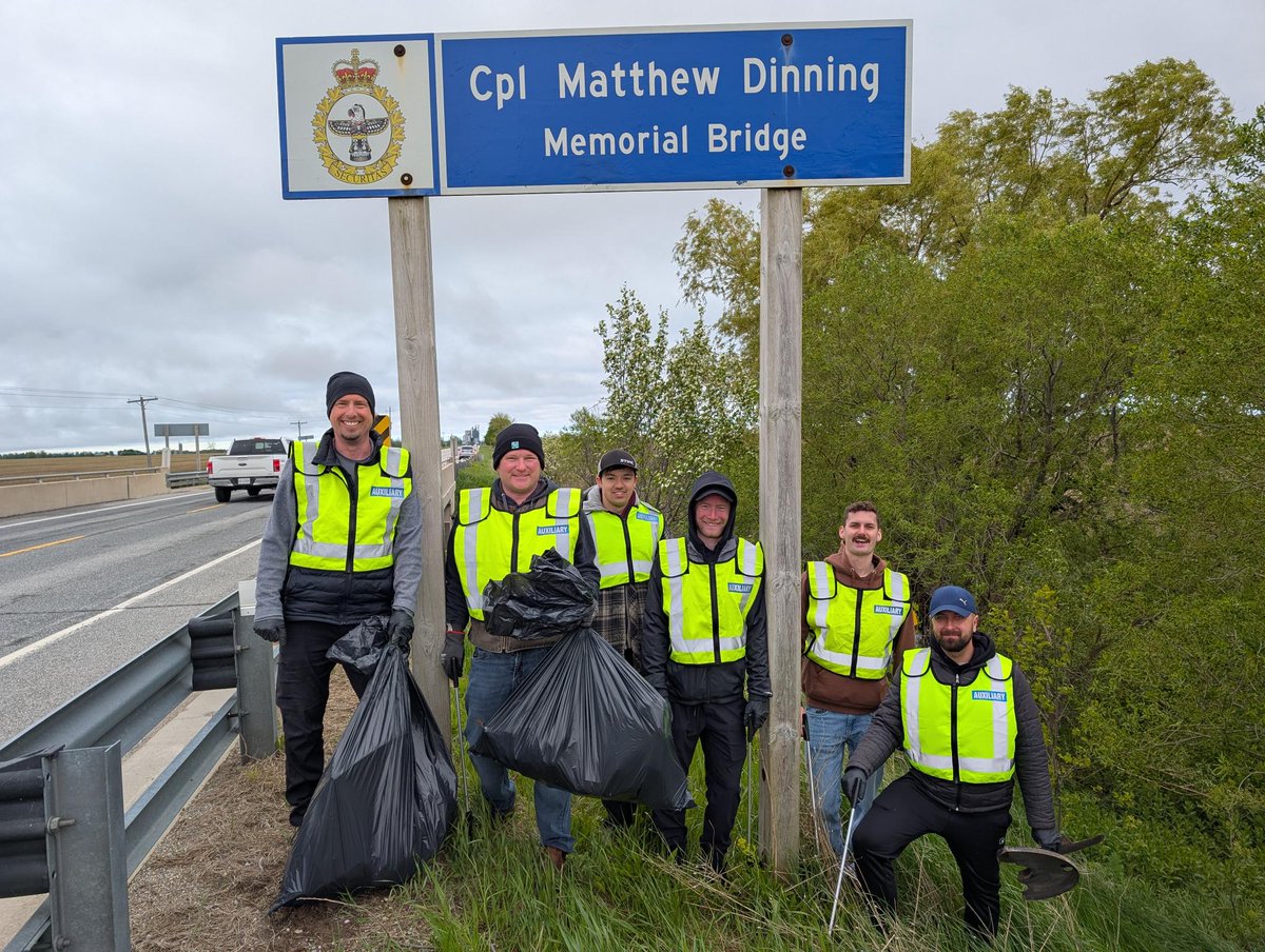 OPP_WR's tweet image. #HuronOPP Auxiliary officers cleaned up the road and ditches near two of our Memorial Bridges in #huroncounty. These two sites were dedicated to fallen #OPP officer Provincial Constable Vu Pham and Corporal Matthew Dinning of the Canadian Armed Forces. Our thoughts are always…