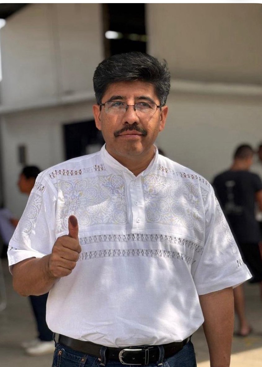 En el horizonte de la justicia mexicana emerge la figura de un abogado de raíces mixtecas, cuya trayectoria se alza como un testimonio vivo de la resiliencia y la sabiduría de los pueblos originarios. Sin recurrir a maniobras desleales, sin el peso del capital ni las redes del