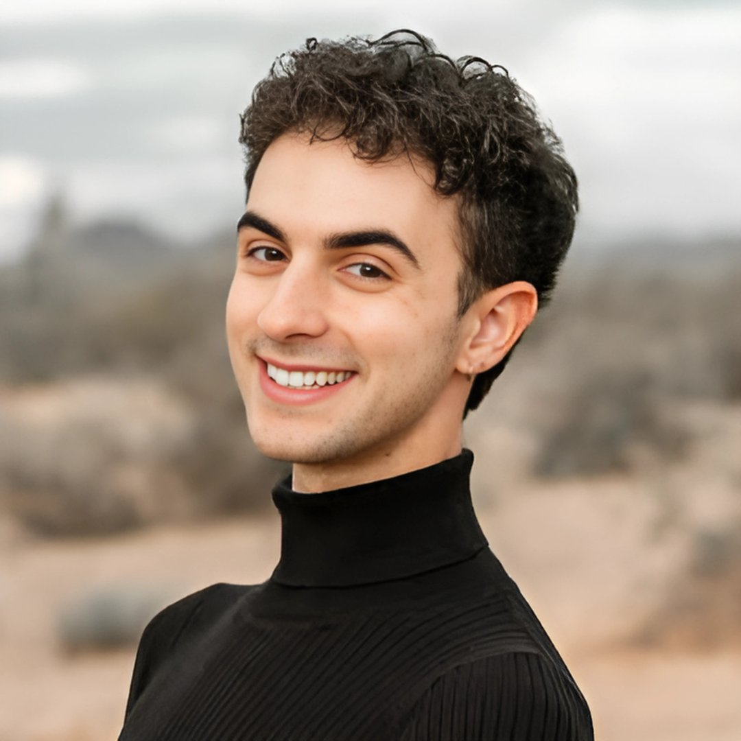 Ryan Pogemiller once questioned if he’d finish high school. Now he’s heading to Harvard.

After earning a philosophy degree via ASU Online, he’ll pursue a master’s in bioethics, then law school — and maybe the presidency. 👔🇺🇸 
brnw.ch/21wT6aN