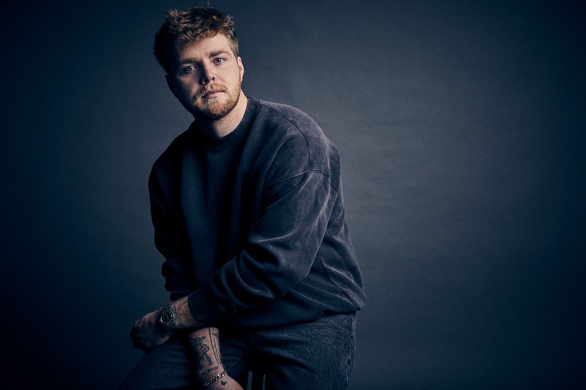 chartdata's tweet photo. Alex Warren officially earns his first ever #1 hit on the Hot 100 with "Ordinary". https://t.co/Q8Y4Fm8JTl
