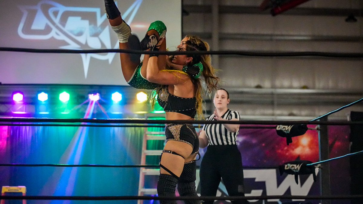 Nicole Moriarity (@mophotosdesigns) on Twitter photo <a href="/KelseyHHeather/">Kelsey Heather</a> <a href="/JENNACIDE000/">JΣППΛᄃIDΣ</a> at the UCW event this past Saturday💪
📸 <a href="/mophotosdesigns/">Nicole Moriarity</a>
#wwe #tna #ucw #wrestling #prowrestling #womenswrestling <a href="/KelseyHHeather/">Kelsey Heather</a> <a href="/JENNACIDE000/">JΣППΛᄃIDΣ</a> at the UCW event this past Saturday💪
📸 <a href="/mophotosdesigns/">Nicole Moriarity</a>
#wwe #tna #ucw #wrestling #prowrestling #womenswrestling