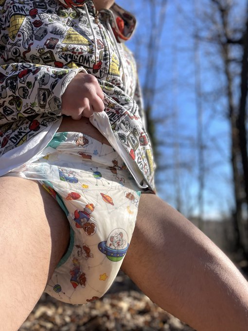 Watch Leo 🐱's leaked NSFW photo on TwXstars