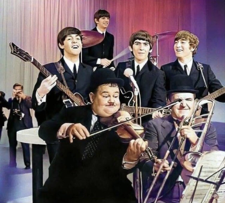 LuckyLu52078797's tweet photo. 🔔 Sensation aus der Musikbranche!
Die Beatles waren eigentlich nicht die
»Fab Four«, sondern die »Fab Six«!
☝️Beweisfotos nun aufgetaucht!👇😁
#Beatles #StanLaurel #OliverHardy #FabFour #DickundDoof #FabSix #LaurelundHardy #StanLaurelundOliverHardy #StanundOllie https://t.co/Dg2RAkUMeY