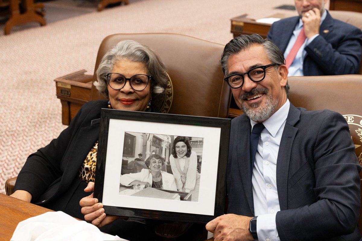 RepRamonRomero's tweet image. Happy Sine Die! It’s the last day of the 89th #txlege—full of hard fights, meaningful wins, & everything in between. I’m so grateful to my team, deskmate, colleagues, & everyone who helped us show up for HD-90 & Texans across the state. Thank you for being in this fight with me.