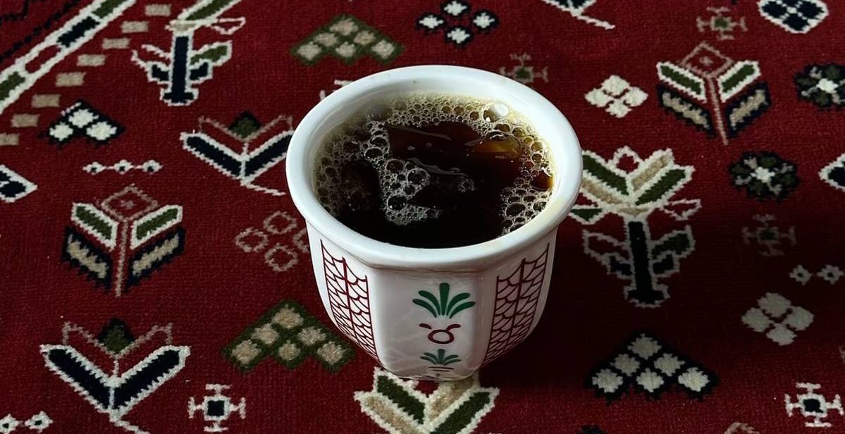 القهوة ثاني ألذّ مذاق قد يتذوقه الإنسان
بعد -أحبّك- عقب طول الجفاف.🤍🦌
#مساء_الخير