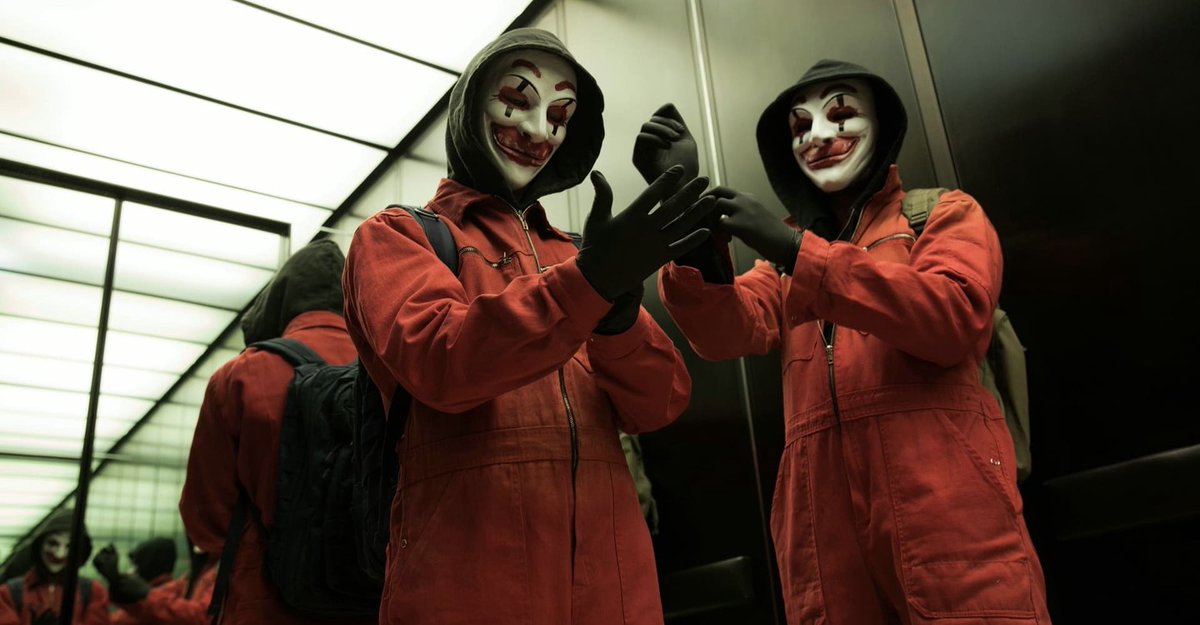 levmauc's tweet photo. Si te gustó DARK en Netflix no te puedes perder de su director WHO AM I. Thriller psicológico sobre hackers, deep web, ciber crímenes y el sentido de la identidad en un cruce entre Black Mirror y Mr. Robot. Y vaya final que tiene. https://t.co/5wDjrdFmar