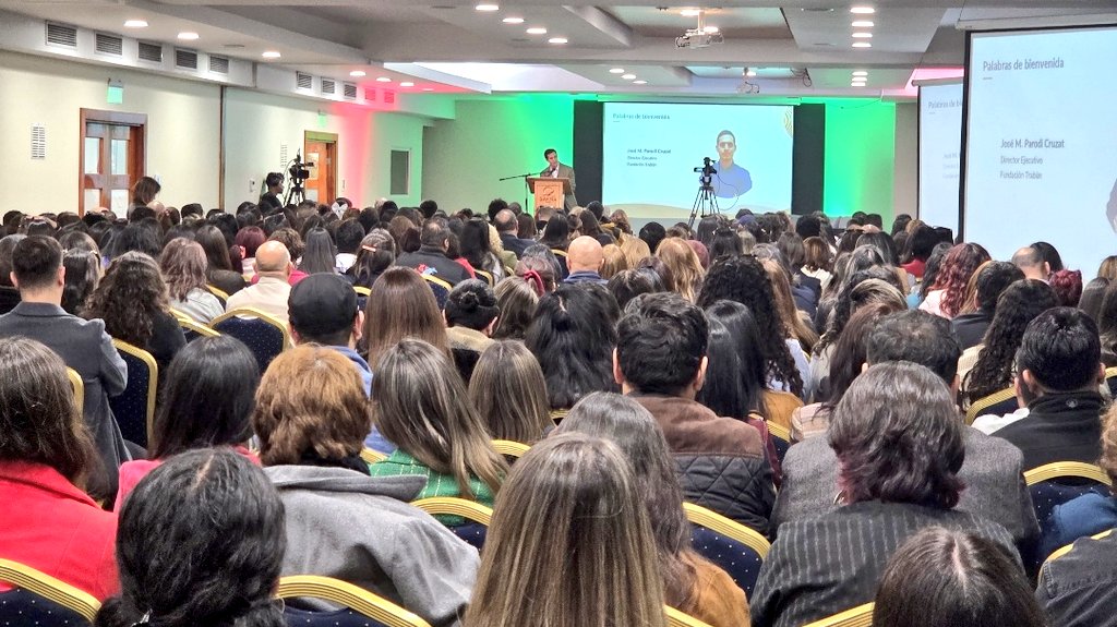 La Seremi prof. Carolina Vargas participó en el V Seminario Nacional de Aprendizaje Socioemocional en #Iquique: “De lo urgente a lo importante: Bienestar, convivencia y <a href="/ASE/">Ahmed Eldin | احمد الدين</a> como bases de una formación integral”.
Organizado por Fundación Trabün y patrocinado por <a href="/Mineduc/">Ministerio de Educación</a> 🌱