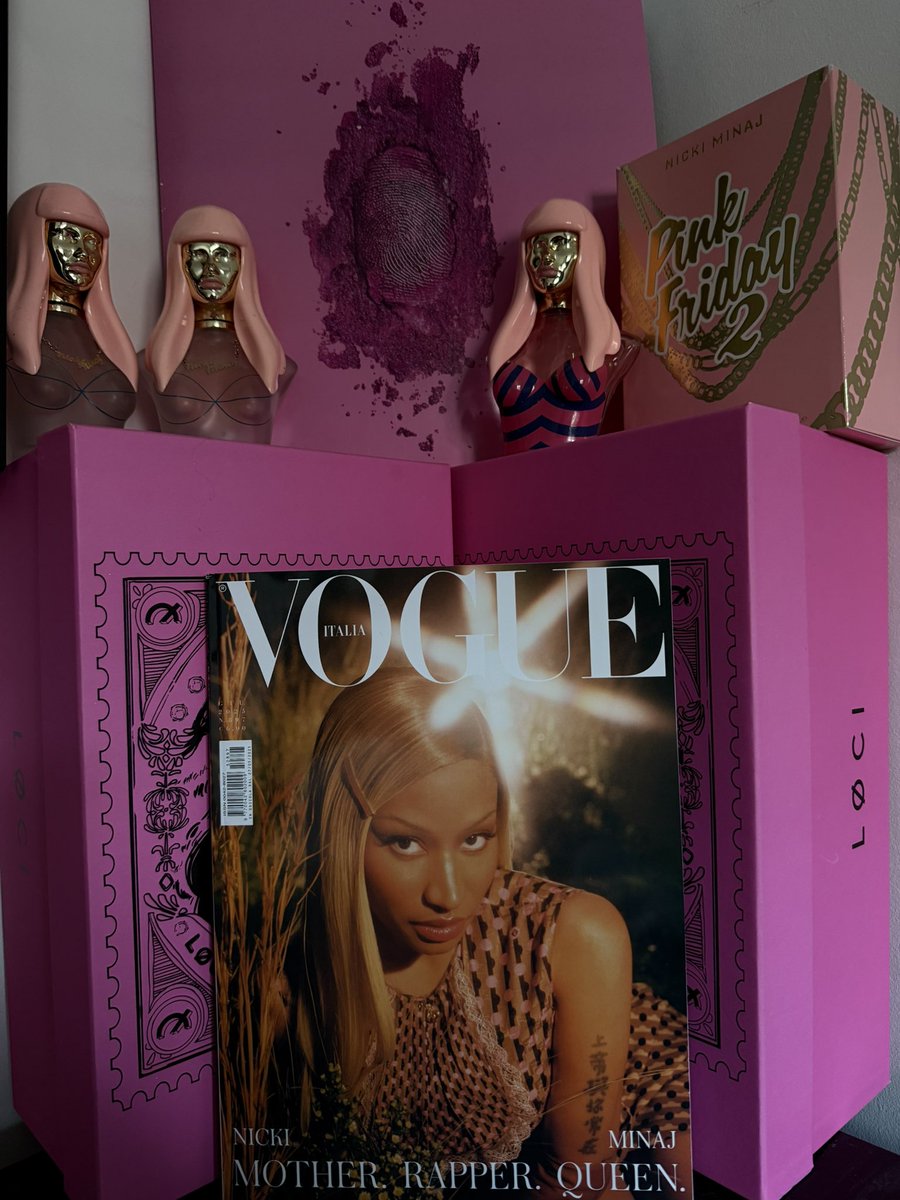 luke_maraj's tweet image. 1st Vogue Mag in the UK??🇬🇧👀 Got my hands on Nicki’s @vogueitalia cover thanks to rapsmogul on IG🙏🇮🇹 Thank you so much. @NICKIMINAJ you look INSANEEEE in these takes wow!😍🫶#NickiMinaj #NickiVogue #Italiana #Barbiana