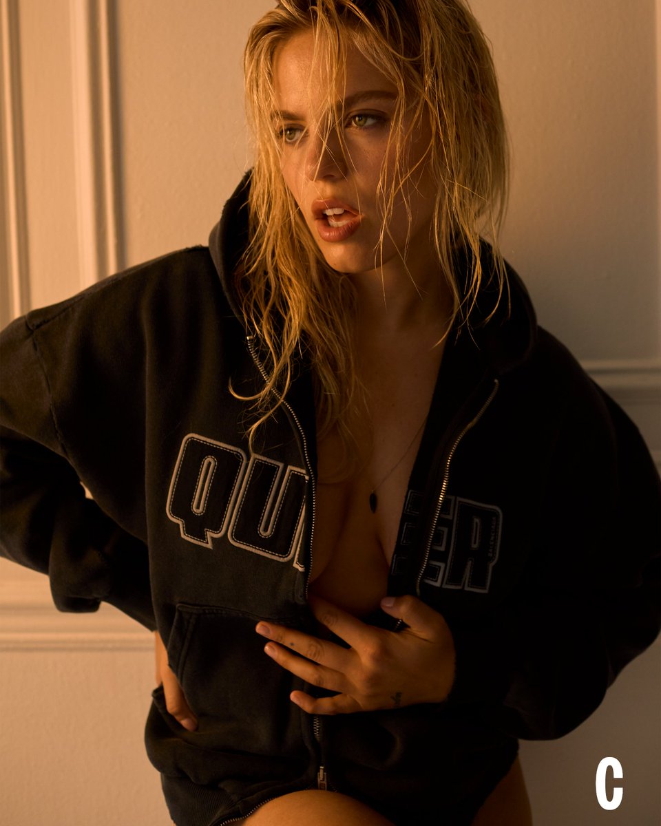 Reneé Rapp in 4K 
for Cosmopolitan.