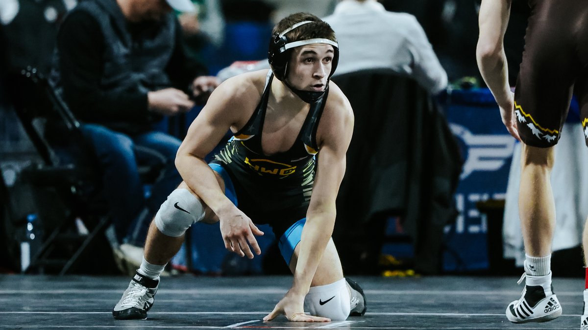 🤼‍♂️💪📚

Congrats to Angelo Ferrari, Easton Fleshman and Brody Sampson for being named to the Dean's List, and to Anthony Lavezzola for being named to the President's List.

#Hawkeyes