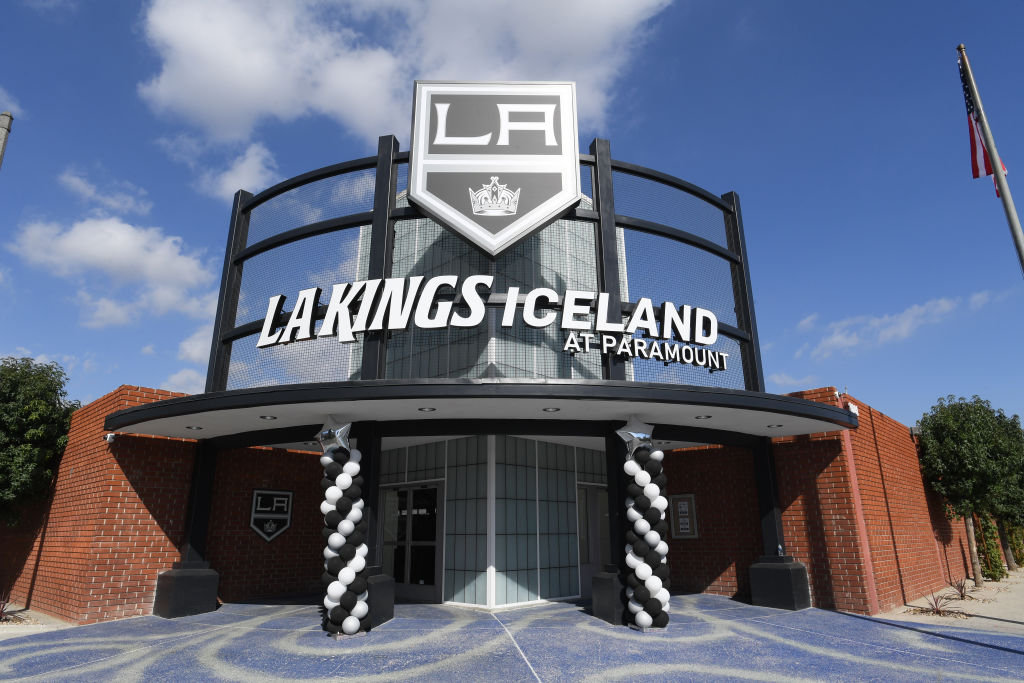 LA Kings PR (@lakingspr) on Twitter photo The <a href="/LAKings/">LA Kings</a> and American SportsĀ Entertainment Company (āASECā) are proud to announce a multi-year agreement with <a href="/LoyolaMarymount/">Loyola Marymount University</a> University which will relocate LMUās Menās Ice Hockey team to <a href="/LAKingsIceland/">LA Kings Iceland</a> in time to kickoff of the Lionsā 2025-26 season.
š°: The <a href="/LAKings/">LA Kings</a> and American SportsĀ Entertainment Company (āASECā) are proud to announce a multi-year agreement with <a href="/LoyolaMarymount/">Loyola Marymount University</a> University which will relocate LMUās Menās Ice Hockey team to <a href="/LAKingsIceland/">LA Kings Iceland</a> in time to kickoff of the Lionsā 2025-26 season.
š°: