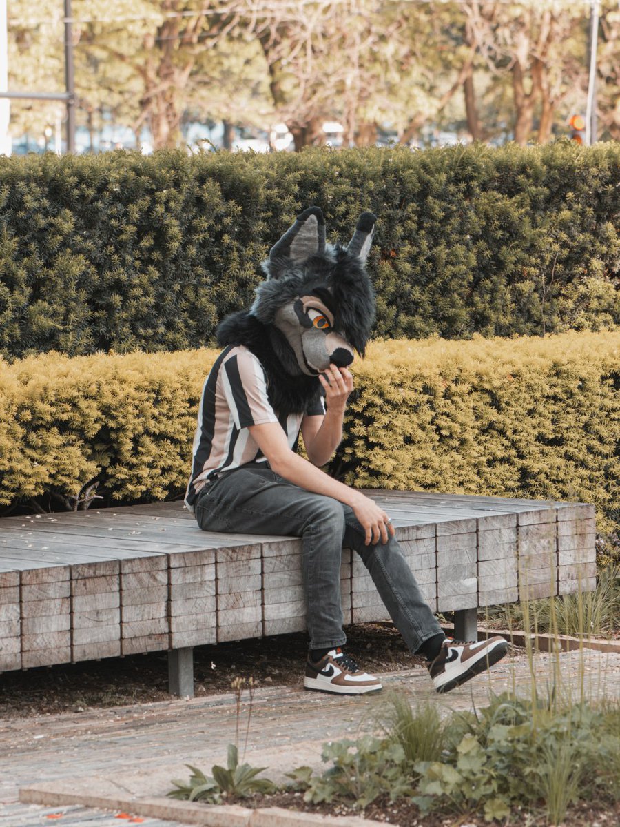 He can't find his vape. It's so over

📷<a href="/BellTBull/">Taco Bull 🐂 iFC</a>