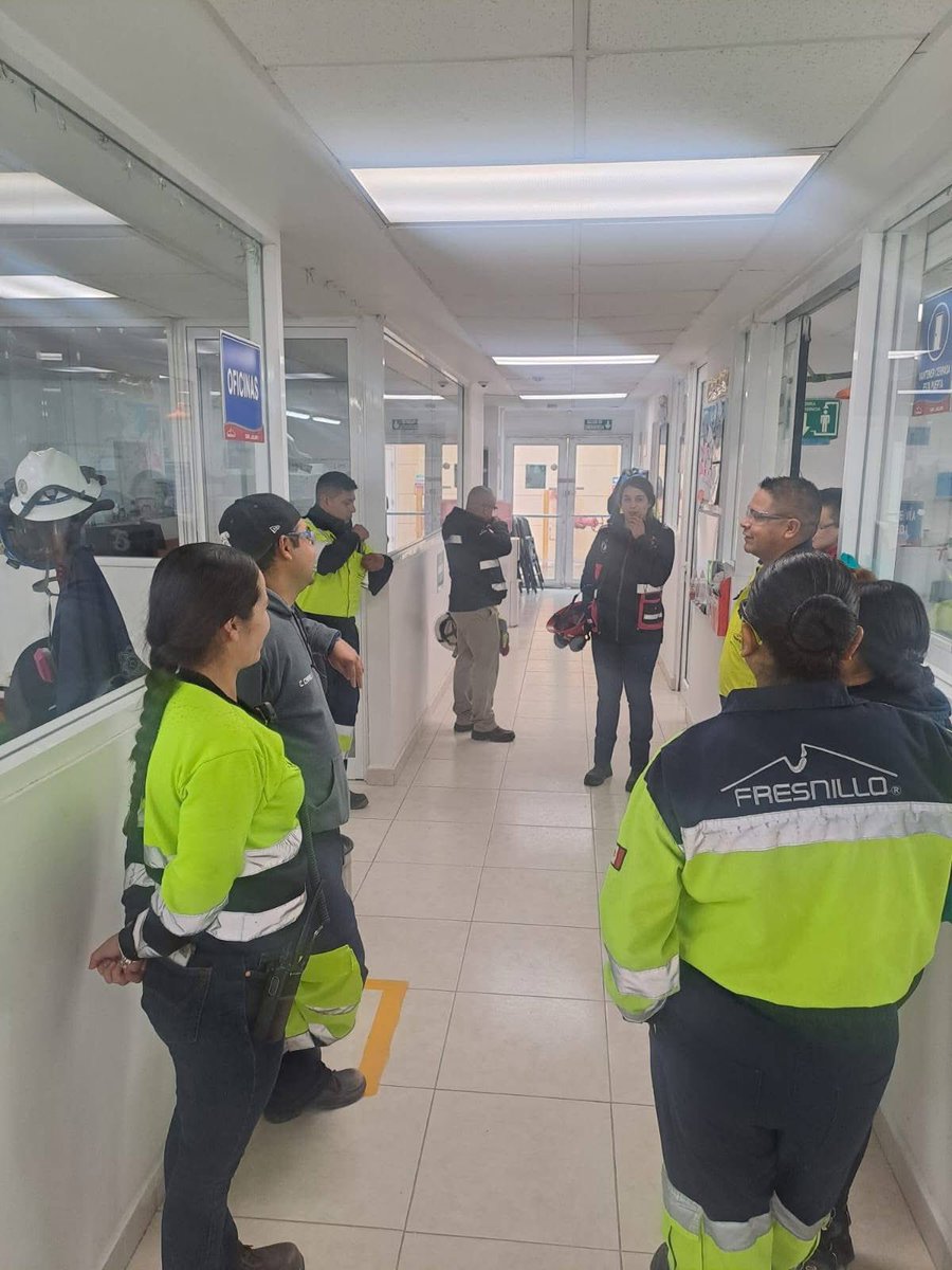 FrenteSec31's tweet photo. 📣Recorrido de seguridad con los compañeros de Laboratorio, la seguridad en el FRENTE siempre está presente 📢📢📢

#SomosFrente
#YoTomoElControl
#CarlosPavonCampos https://t.co/R0Hs1y3FBK