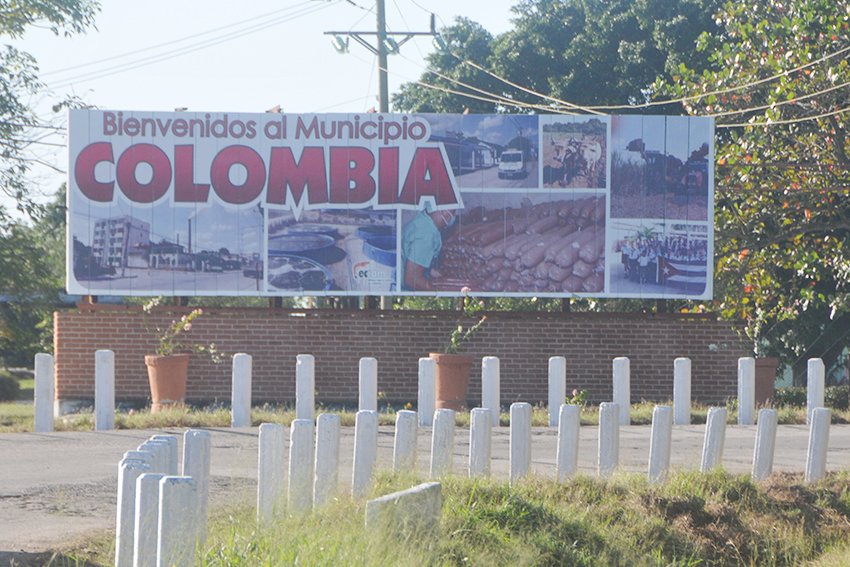 👏 "Colombia", sede del Acto Provincial por el 26 de Julio.
#PorLasTunasLaVictoria
<a href="/LorenzoOsbel/">Osbel Lorenzo</a> <a href="/YelenysLasTunas/">Yelenys Tornet Menéndez</a> <a href="/AsambleaCuba/">Asamblea Nacional Cuba</a> <a href="/PresidenciaCuba/">Presidencia Cuba 🇨🇺</a> <a href="/GobiernoCuba/">Gobierno Cuba 🇨🇺</a> <a href="/PartidoPCC/">Partido Comunista de Cuba</a> 
▶️ lastunas.gob.cu/es/actualidad/…