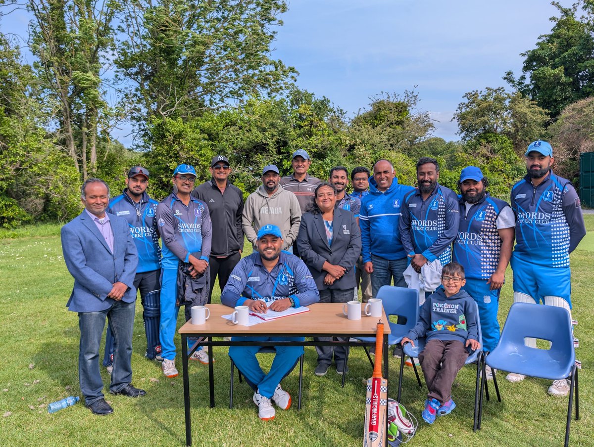 NEWBRIDGE DEMESNE!🏏

Great to see Meena (CL President) and Olag in the picturesque Newbridge Demesne  to see <a href="/SwordsCricket/">Swords Cricket Club</a> playing <a href="/KnockharleyCC/">KnockharleyCC</a> in Division 8!