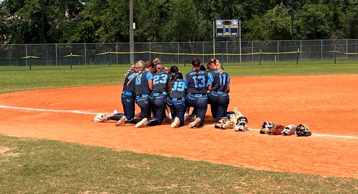 BombersKirkup's tweet photo. This weekend in Spring TX at the Summer Kickoff Exposure tournament, these girls went 6-1, winning 6 games in a row to be 18U Tournament Champs �� outscoring our competition 52-8!   Way to start off the summer strong ladies!   🔥

#bombernation https://t.co/zilEBT5SOR