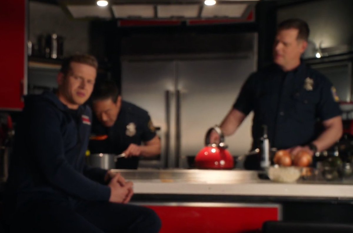 Mnxeu's tweet photo. This background moment between Chim & Bobby in S3E18 is sending me LMAO 😂 Chim tasting the sauce, grabbing something to add to it, Bobby shaking his head and going "Chim... 😐" but Chim adds it anyway LMAOOO #911twt #911onABC #911abc #BobbyNash #HowardHan #Chimbobby #Chobby https://t.co/1bAgJf3pMi