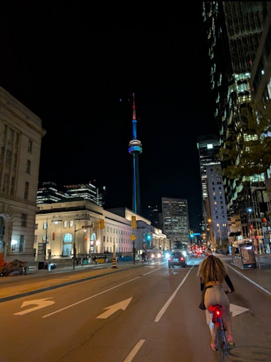 dear_trudence's tweet image. Editions was so much fun, but first I should apologize for not warning people of the traffic. This is how I get around (photo cred: @ThreeAcres and also @TRPage_dev was there biking with us)