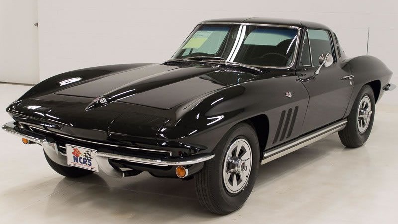 ProTeamCorvette's tweet photo. Classic Corvettes. Proof that God wants us to be happy.
#corvettelove #tuesday https://t.co/hiSJgCExRB