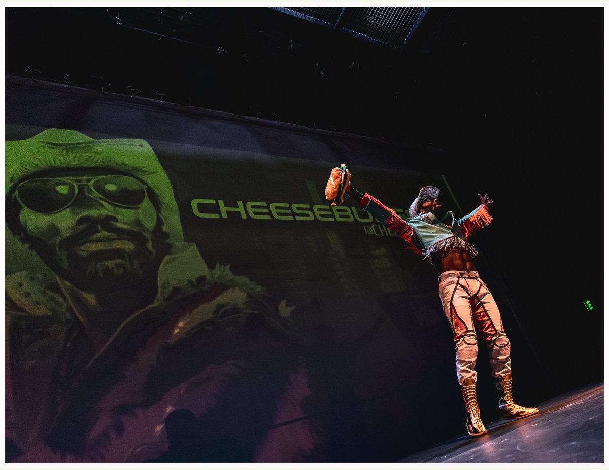 JayLeeAC's tweet image. Match one completed on to match two @FlyingVTheatre @CheeseburgerROH @_IanBello
